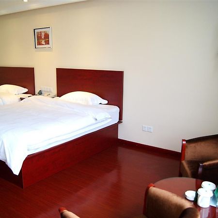Greentree Alliance Guangxi Hezhou Babu District Lingfeng Square Hotel Esterno foto