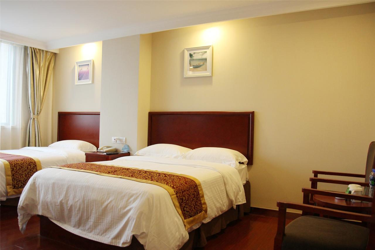 Greentree Alliance Guangxi Hezhou Babu District Lingfeng Square Hotel Esterno foto