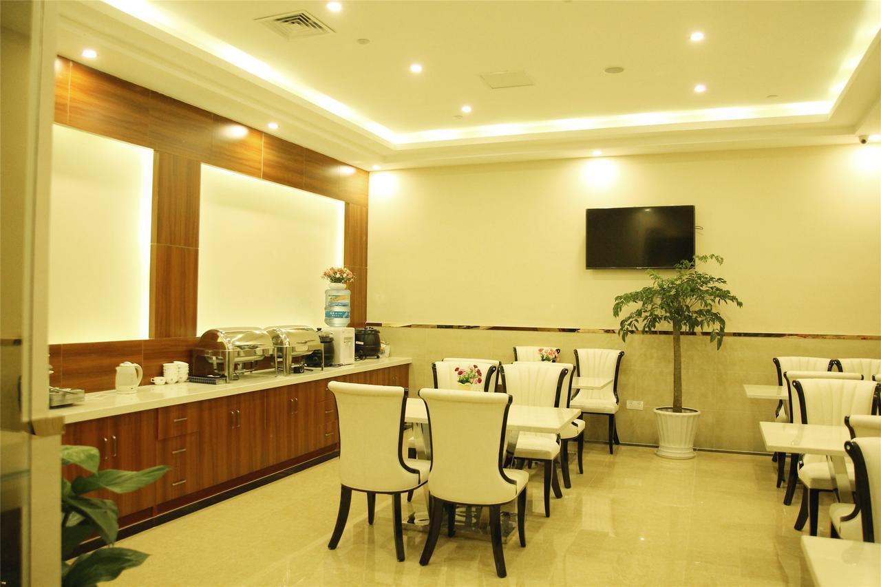 Greentree Alliance Guangxi Hezhou Babu District Lingfeng Square Hotel Esterno foto