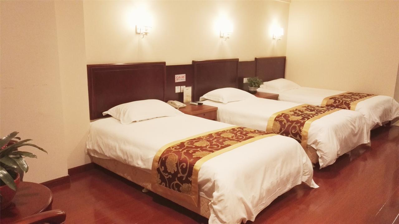 Greentree Alliance Guangxi Hezhou Babu District Lingfeng Square Hotel Esterno foto