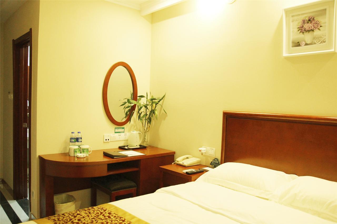 Greentree Alliance Guangxi Hezhou Babu District Lingfeng Square Hotel Esterno foto