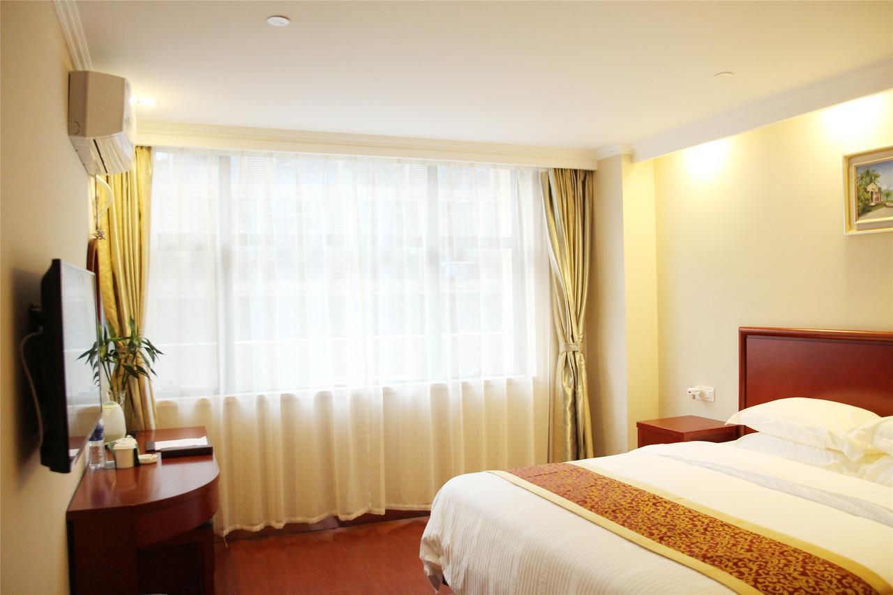 Greentree Alliance Guangxi Hezhou Babu District Lingfeng Square Hotel Esterno foto